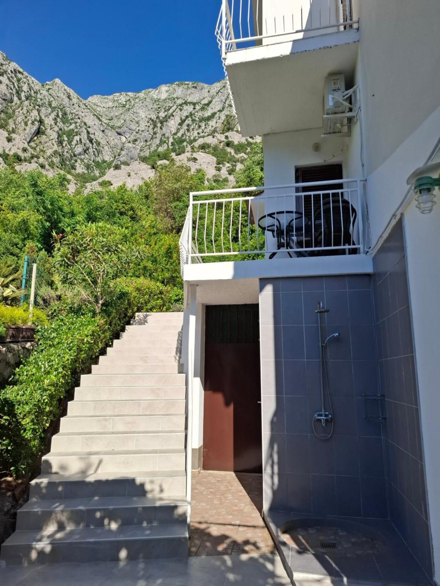 Apartment Cizek Kotor Exteriör bild